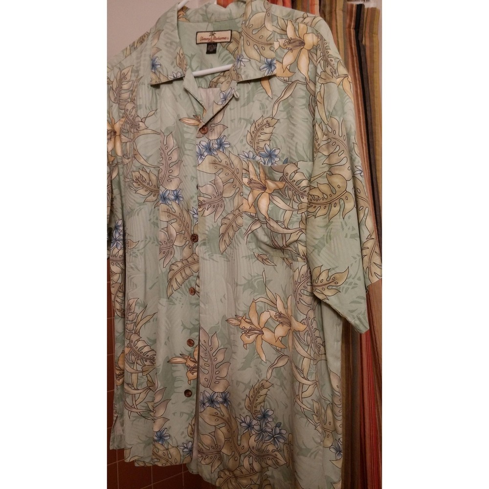 Vintage Tommy Bahama silk men down tropical shirt